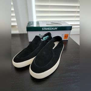 Staheekum Men's Slip-Ons Suede Flipside‎ NWT NIB Memory Foam Footbed